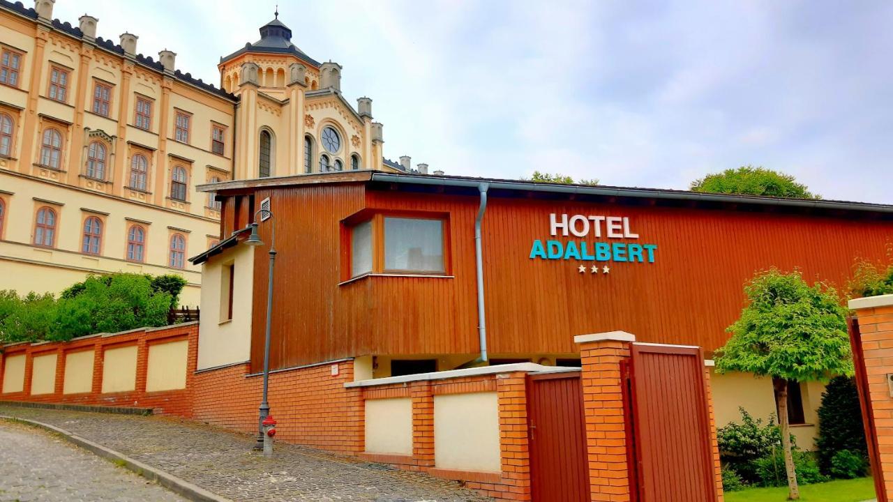 Hotel Adalbert Szent Gyoergy Haz Esztergom Exteriör bild